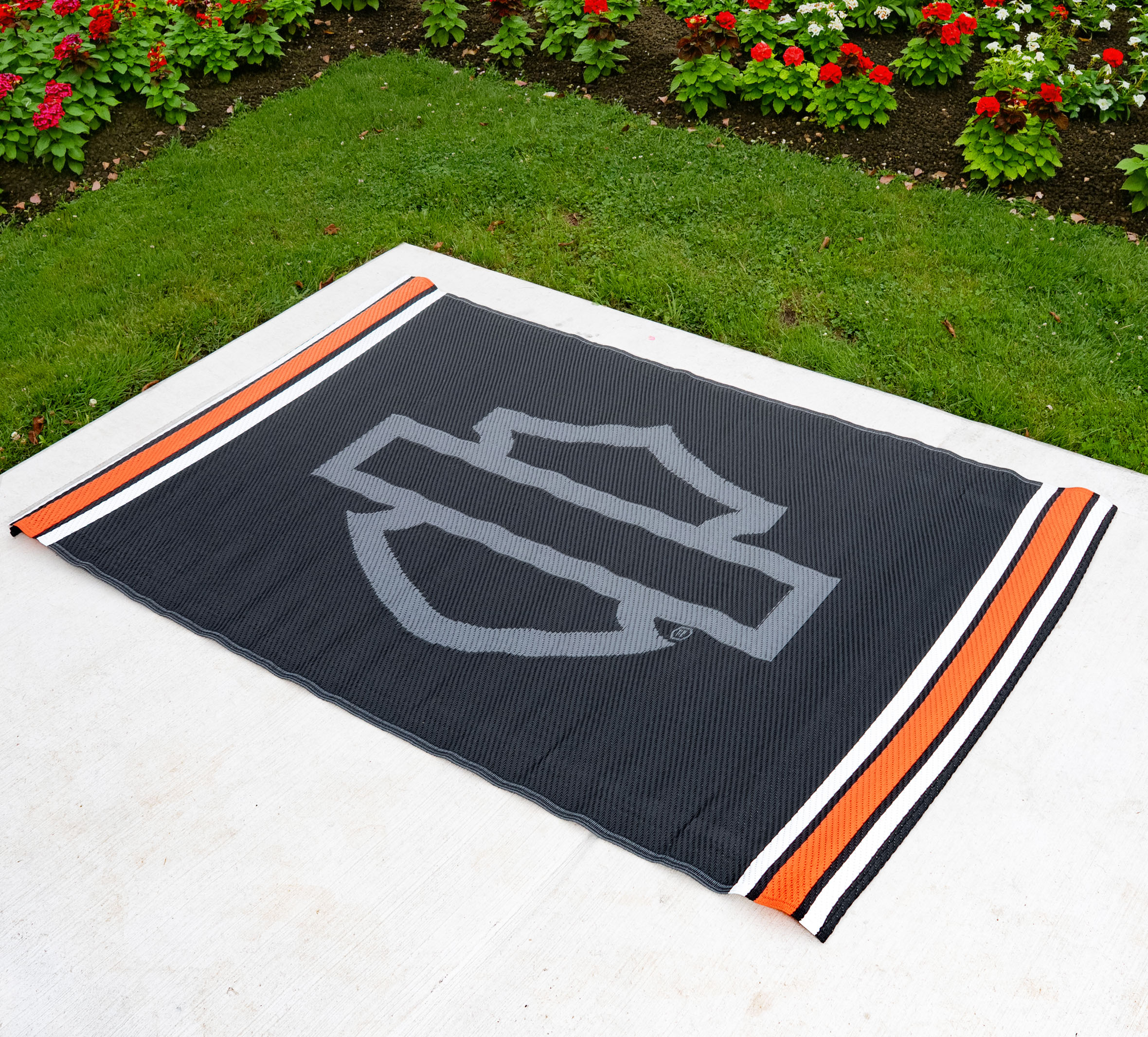 Open Bar & Shield Outdoor Rug