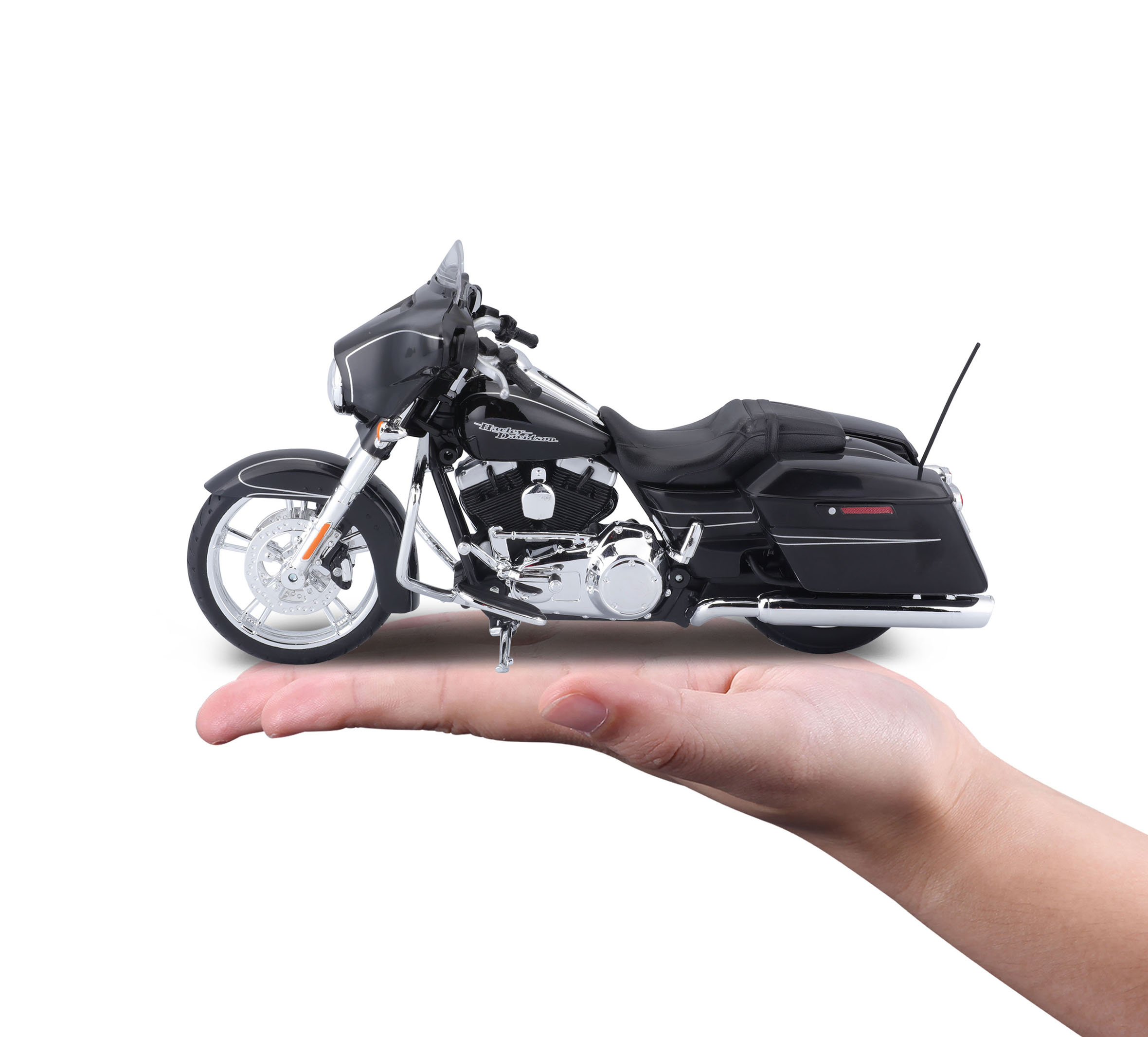 H-D 1:12 Scale Diecast 2015 Street Glide