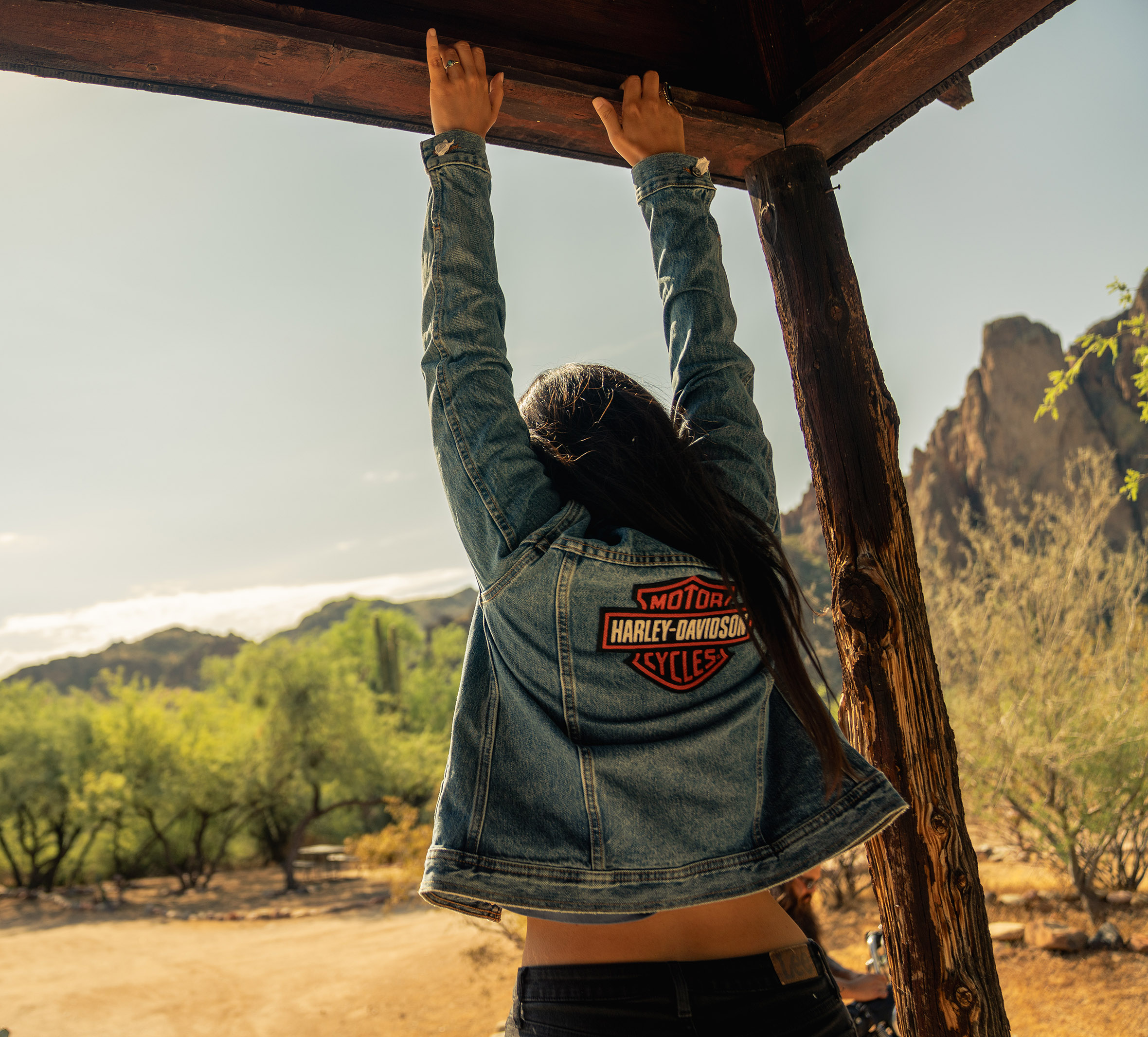 Women's Essential Bar & Shield Denim Jacket