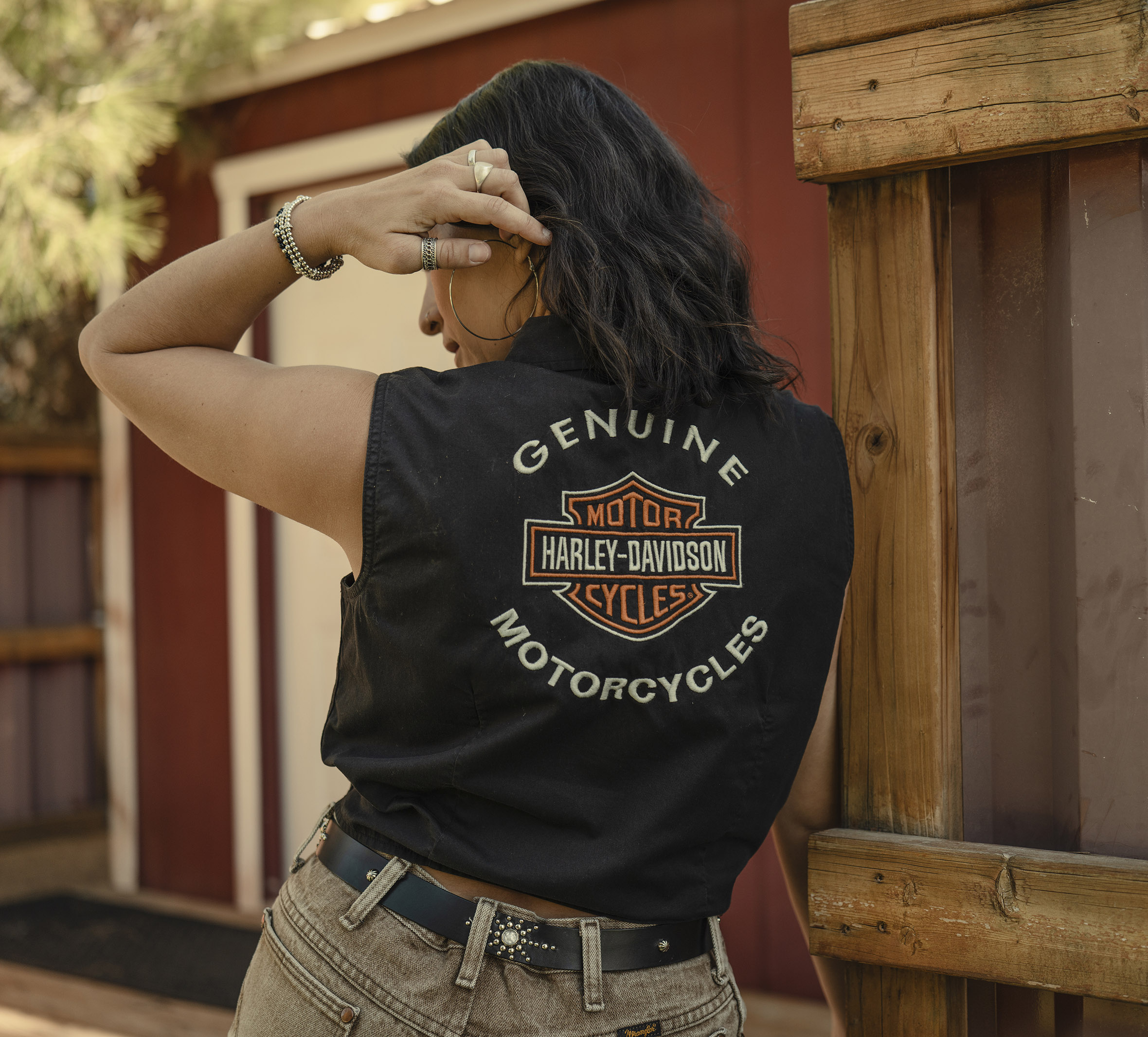 woman wearing shirt