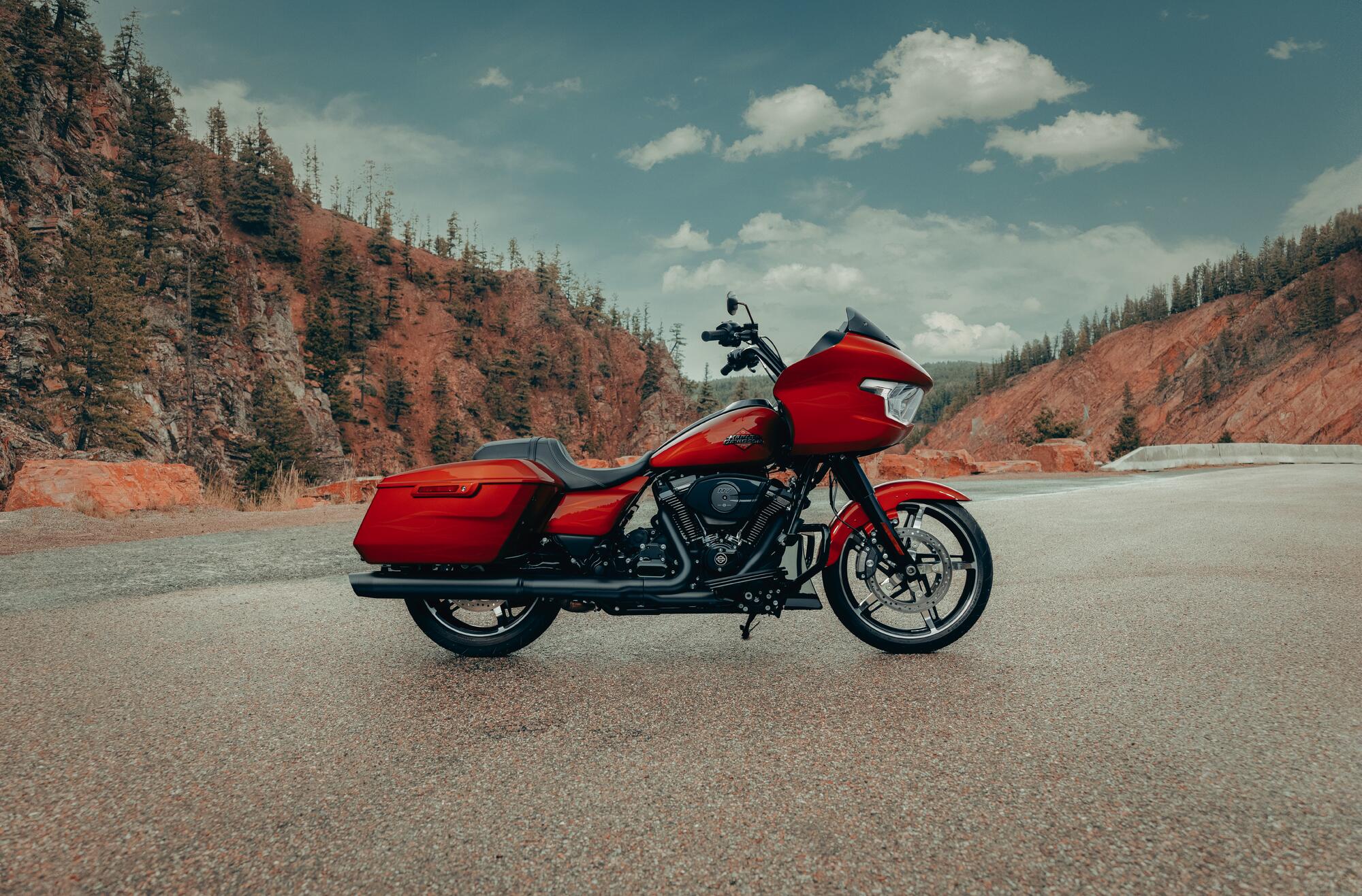 2026-road-glide-in-mountains