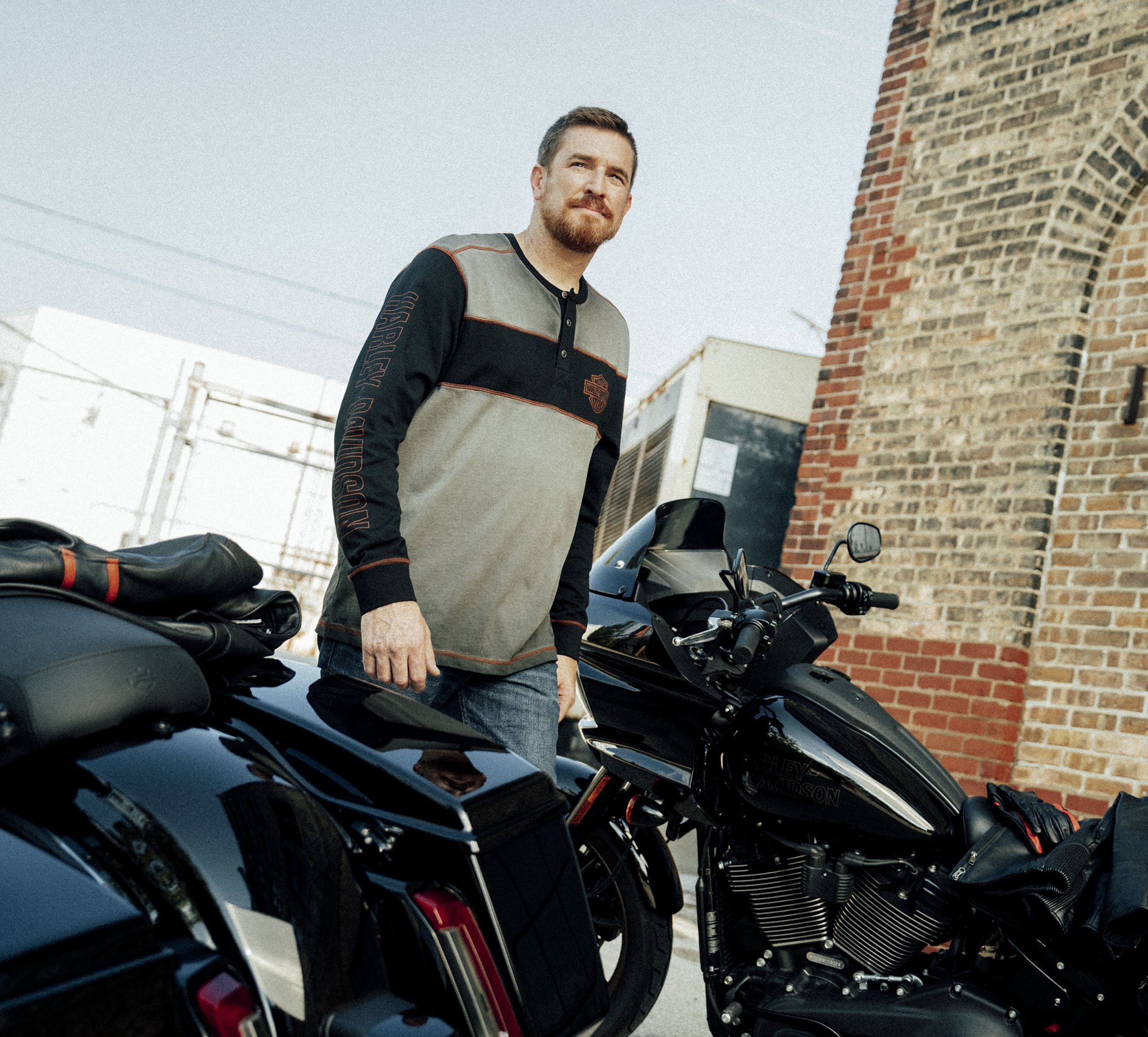 Men's Iron Bar Henley