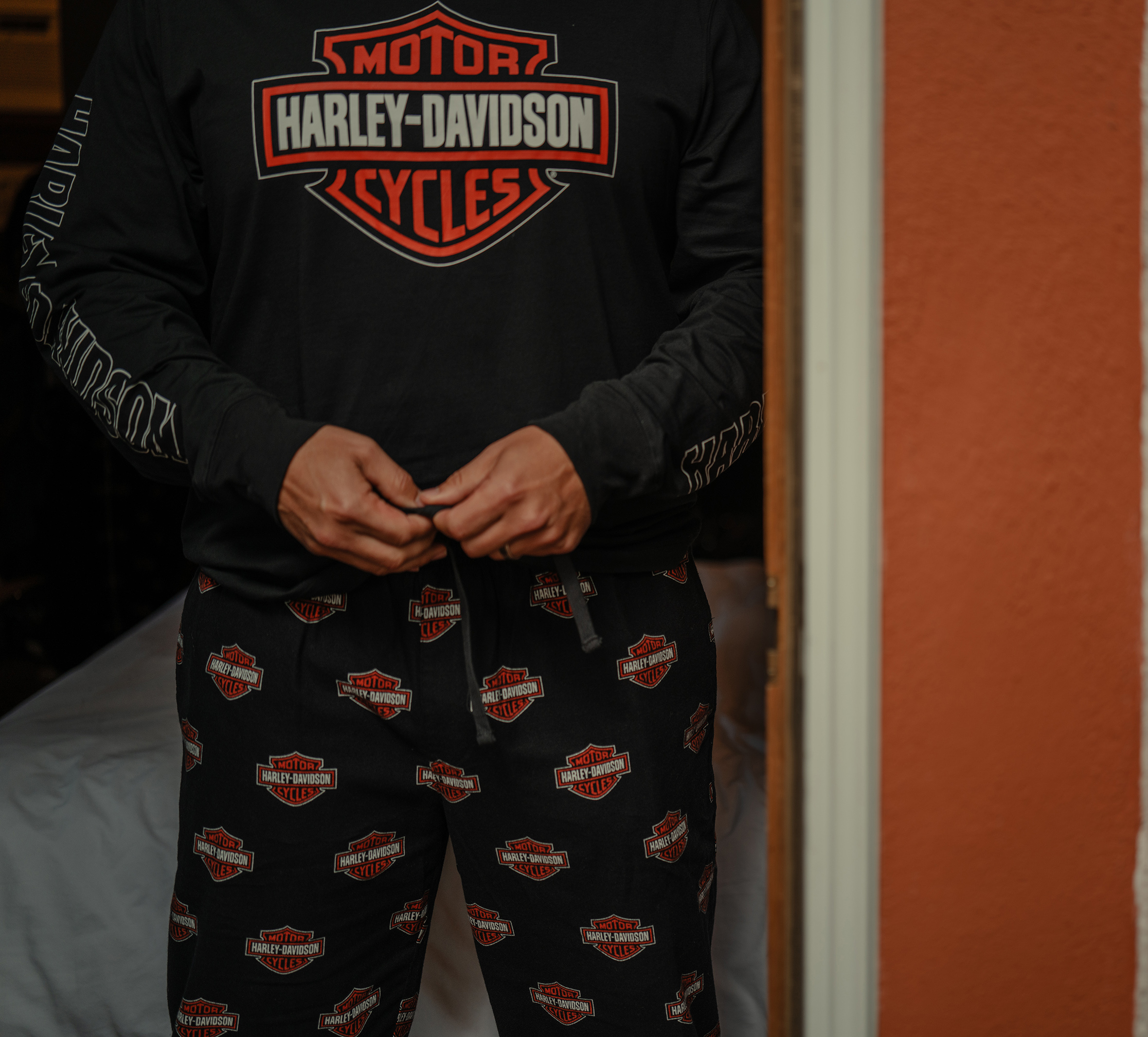 Men's Bar & Shield Long Sleeve Pajama Set