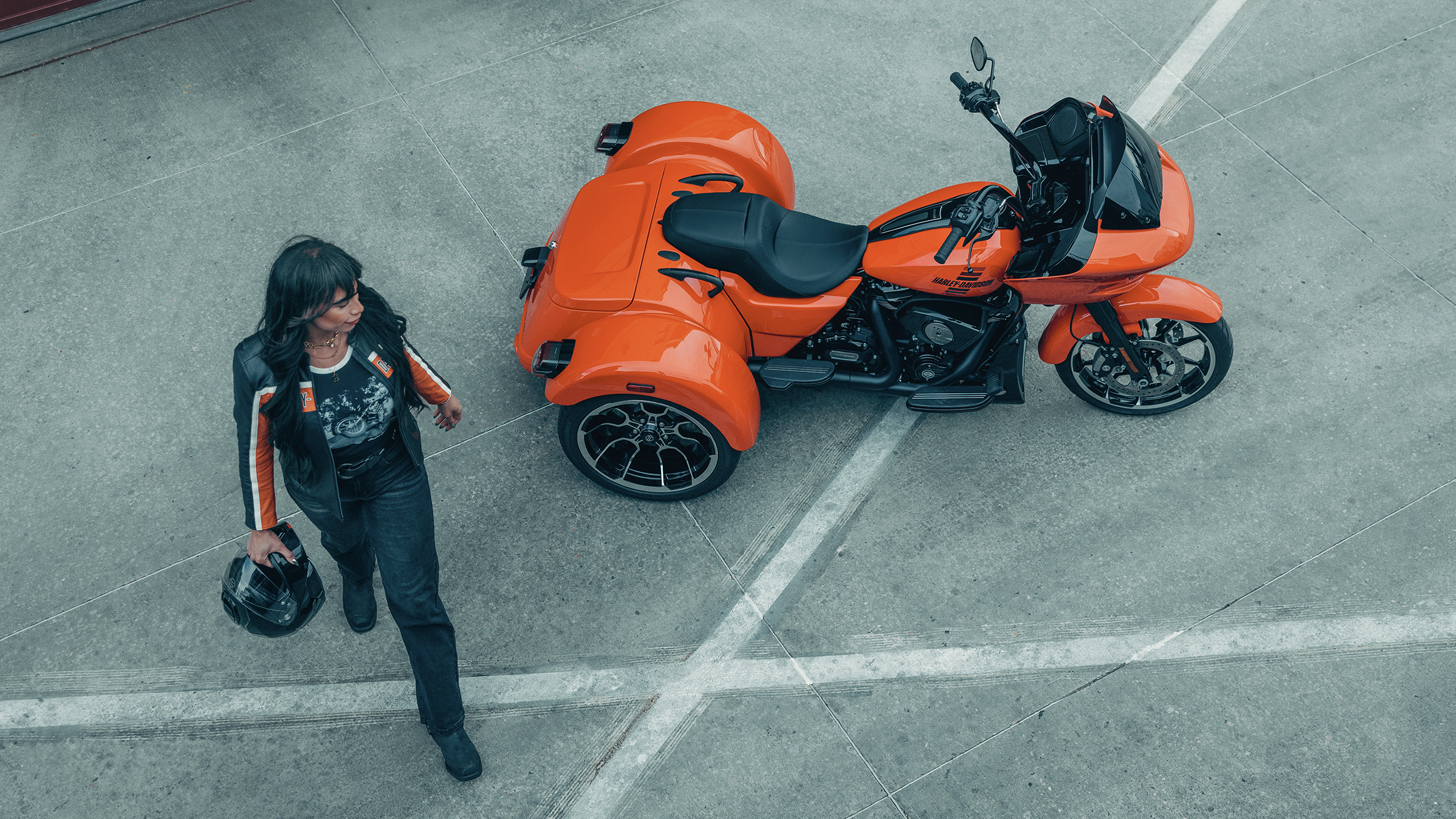 2026 Road Glide 3 Lifestyle Shot