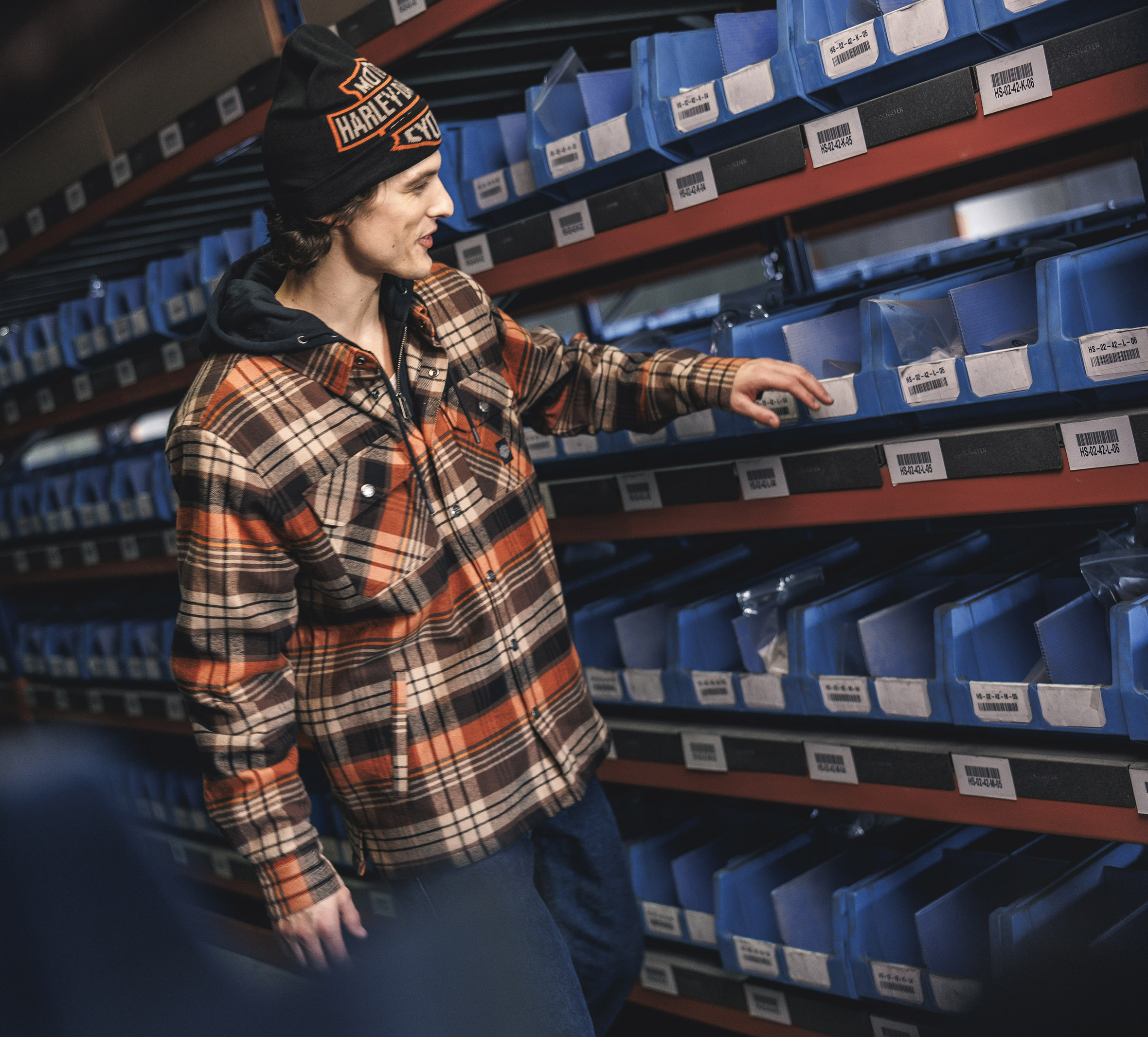 Men's Oversized Bar & Shield Beanie