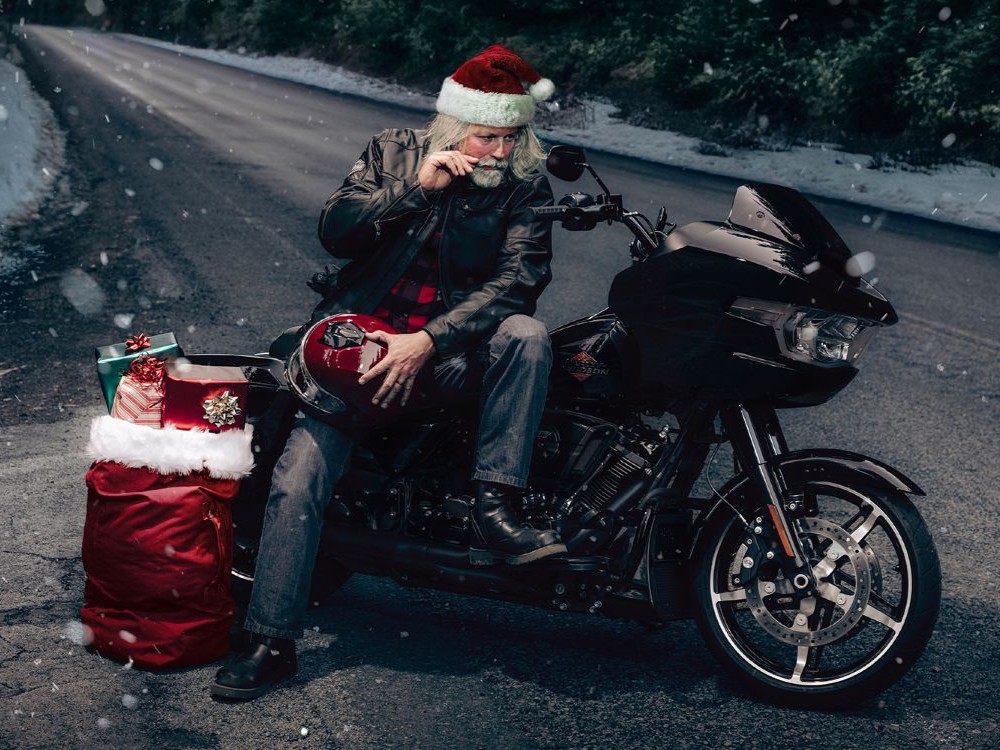 Père Noël sur une moto