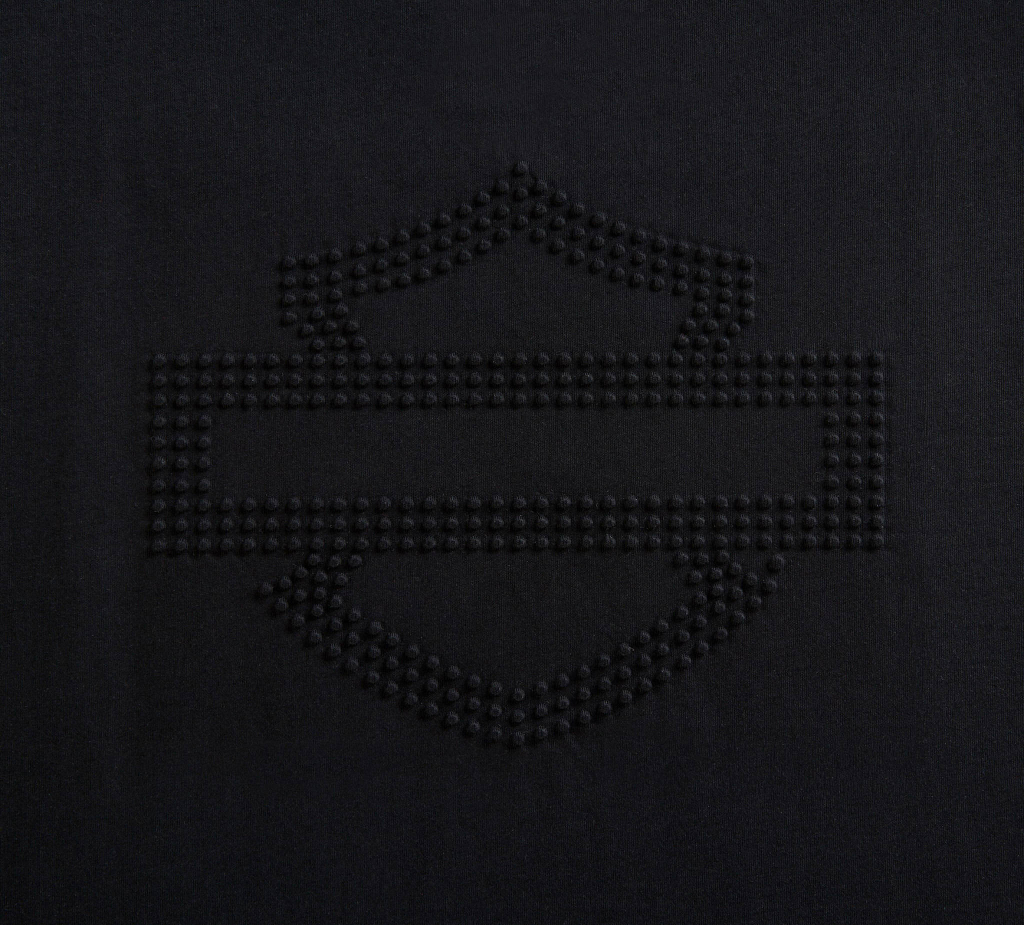 Men's Embossed Logo Tee - Slim Fit