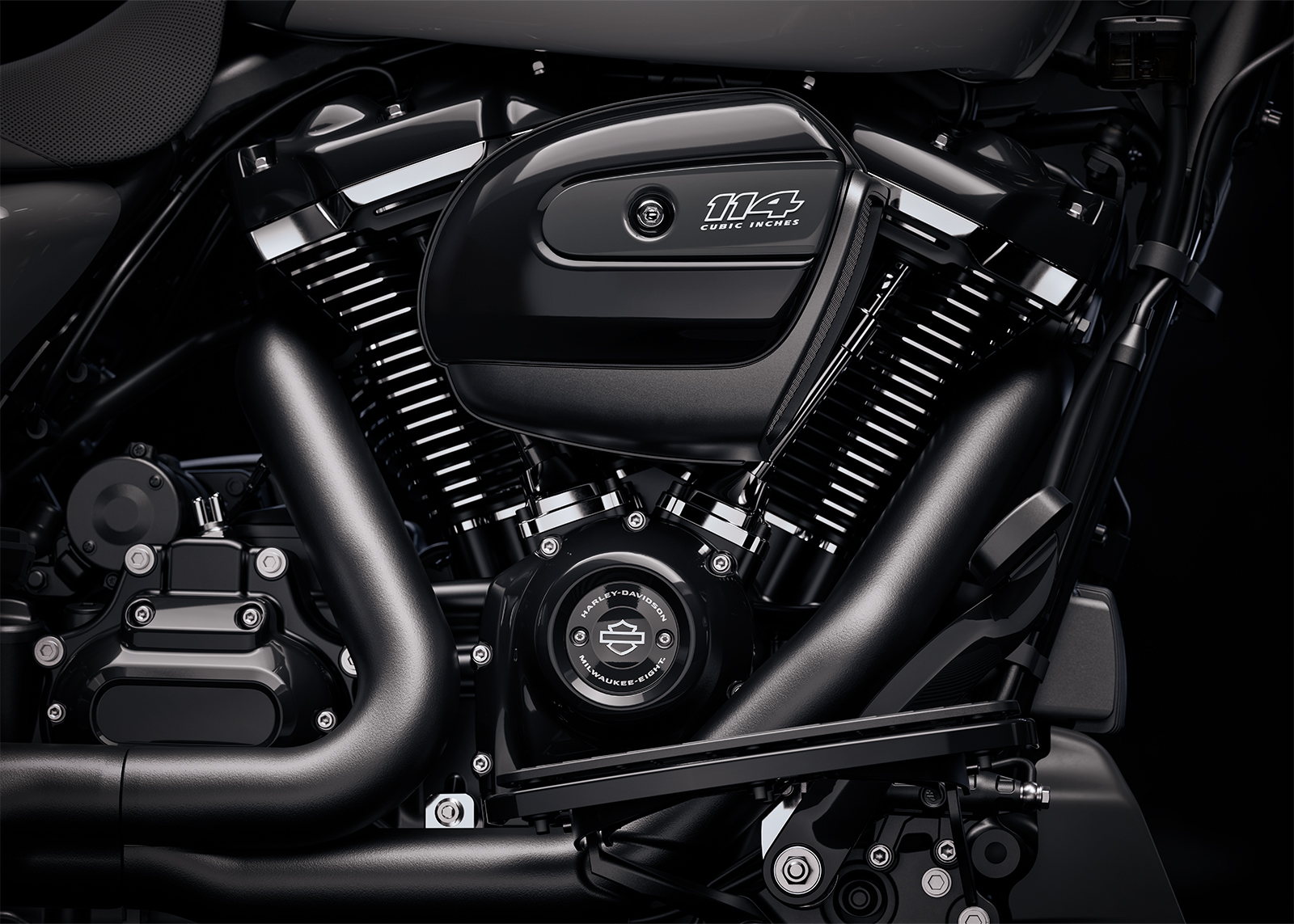 2025 Freewheeler Milwaukee-Eight 114 V-twin Engine  