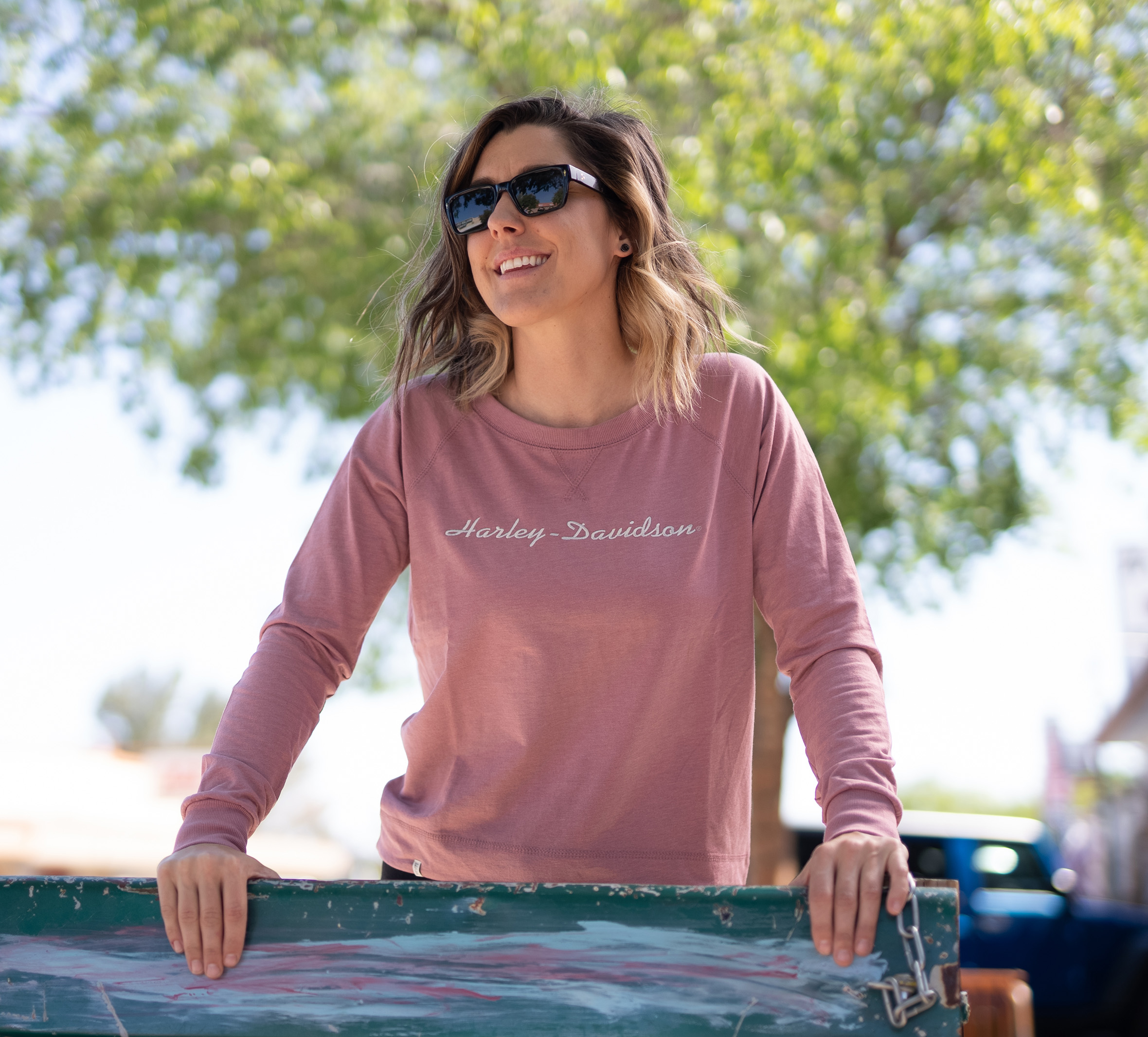 Women's H-D Scripted Font Long Sleeve