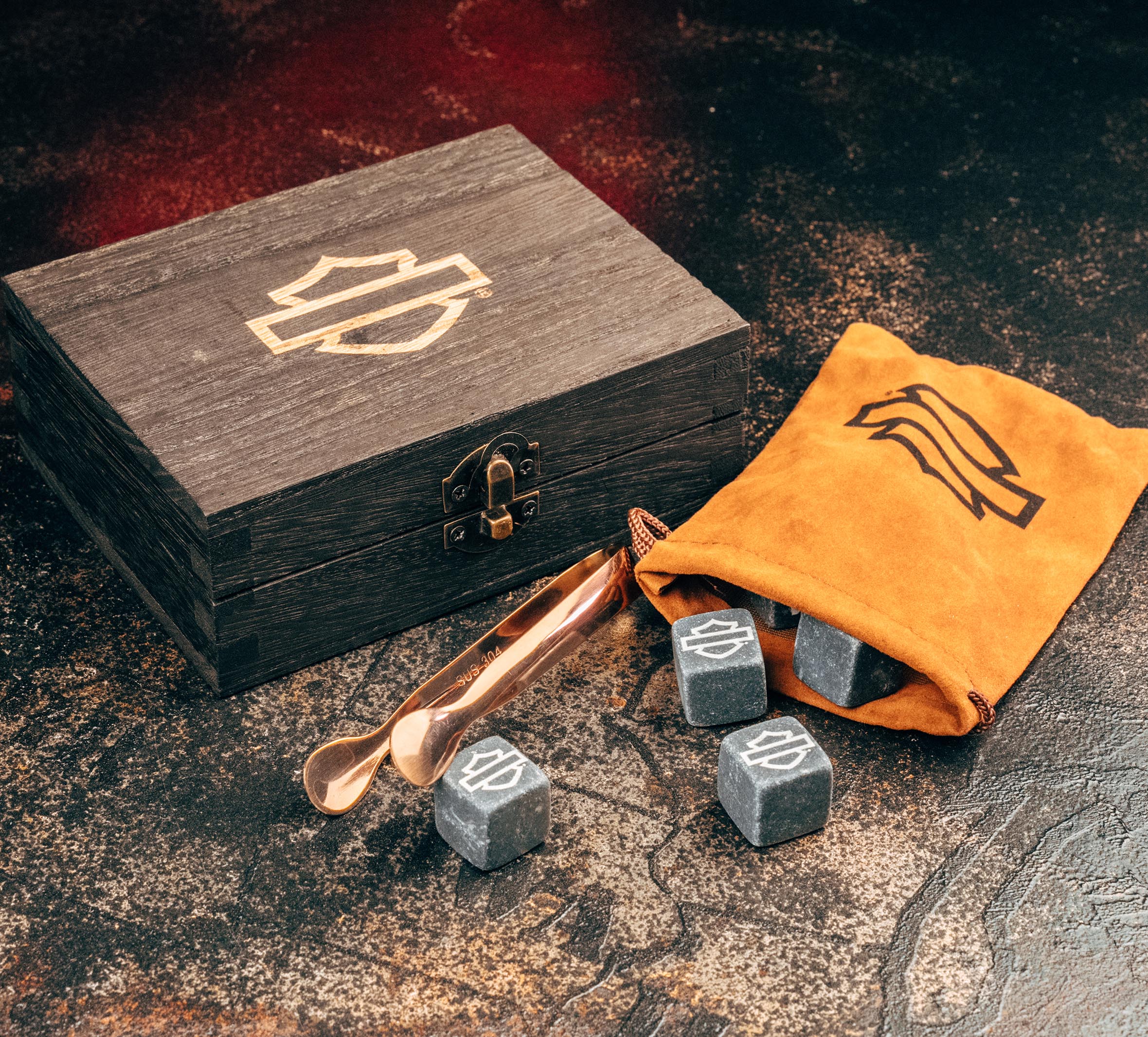 Open Bar & Shield Stone Ice Cube Travel Set