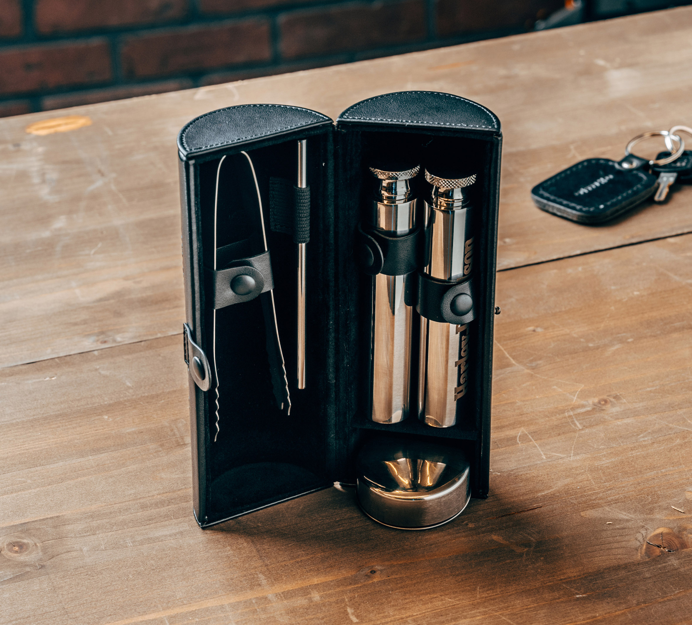 Open Bar & Shield Eagle Travel Bar Set