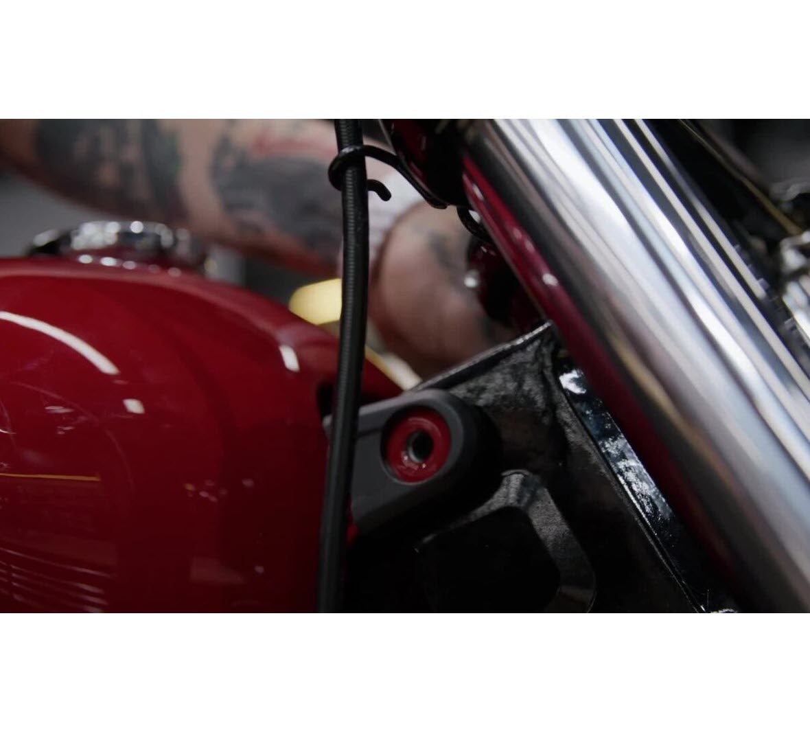 Onyx Premium Luggage Tank Bag