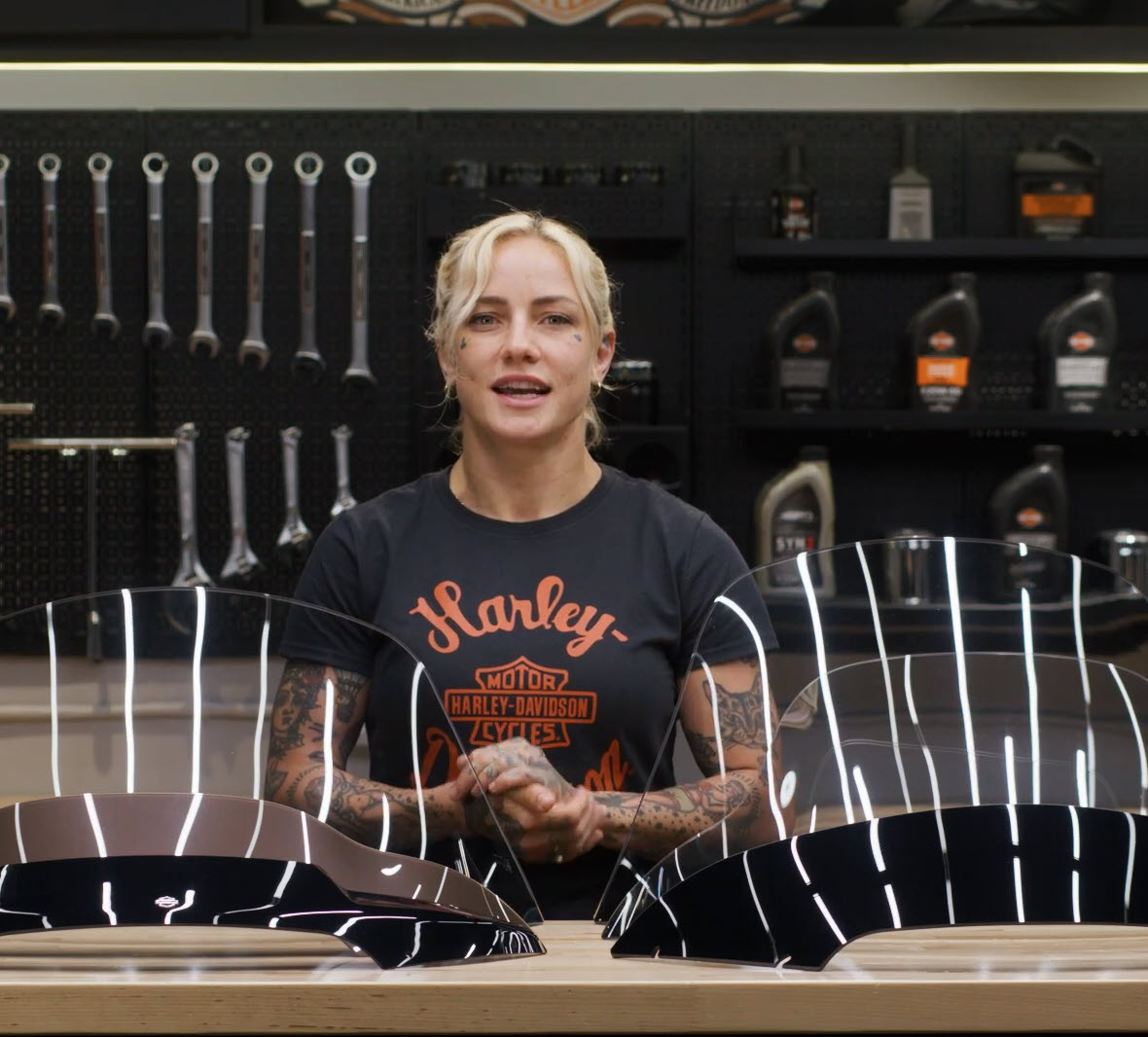 Road Glide 15 in. Wind Splitter Windshield - Light Smoke