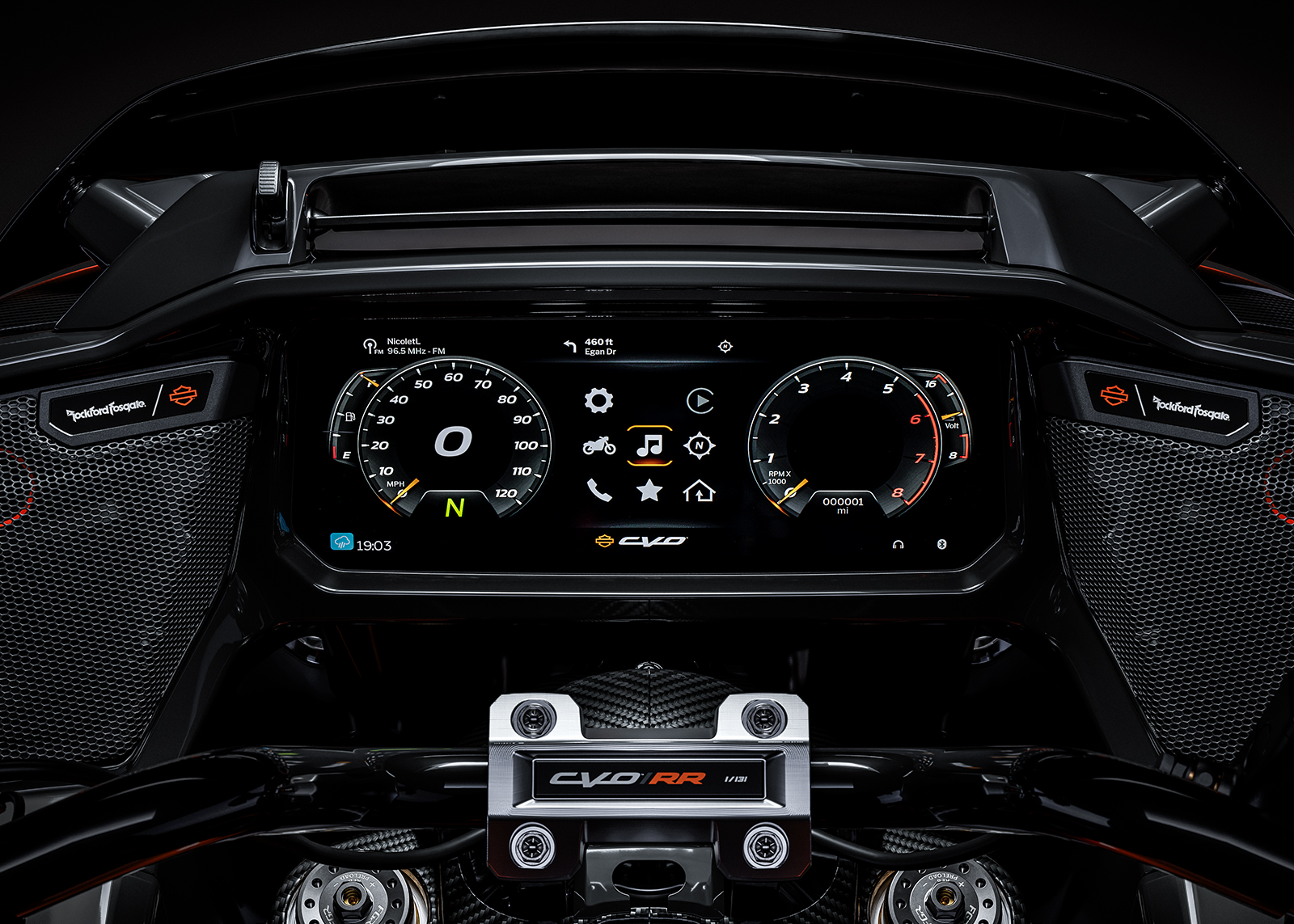 2025 CVO Road Glide RR Instrumentation & Infotainment