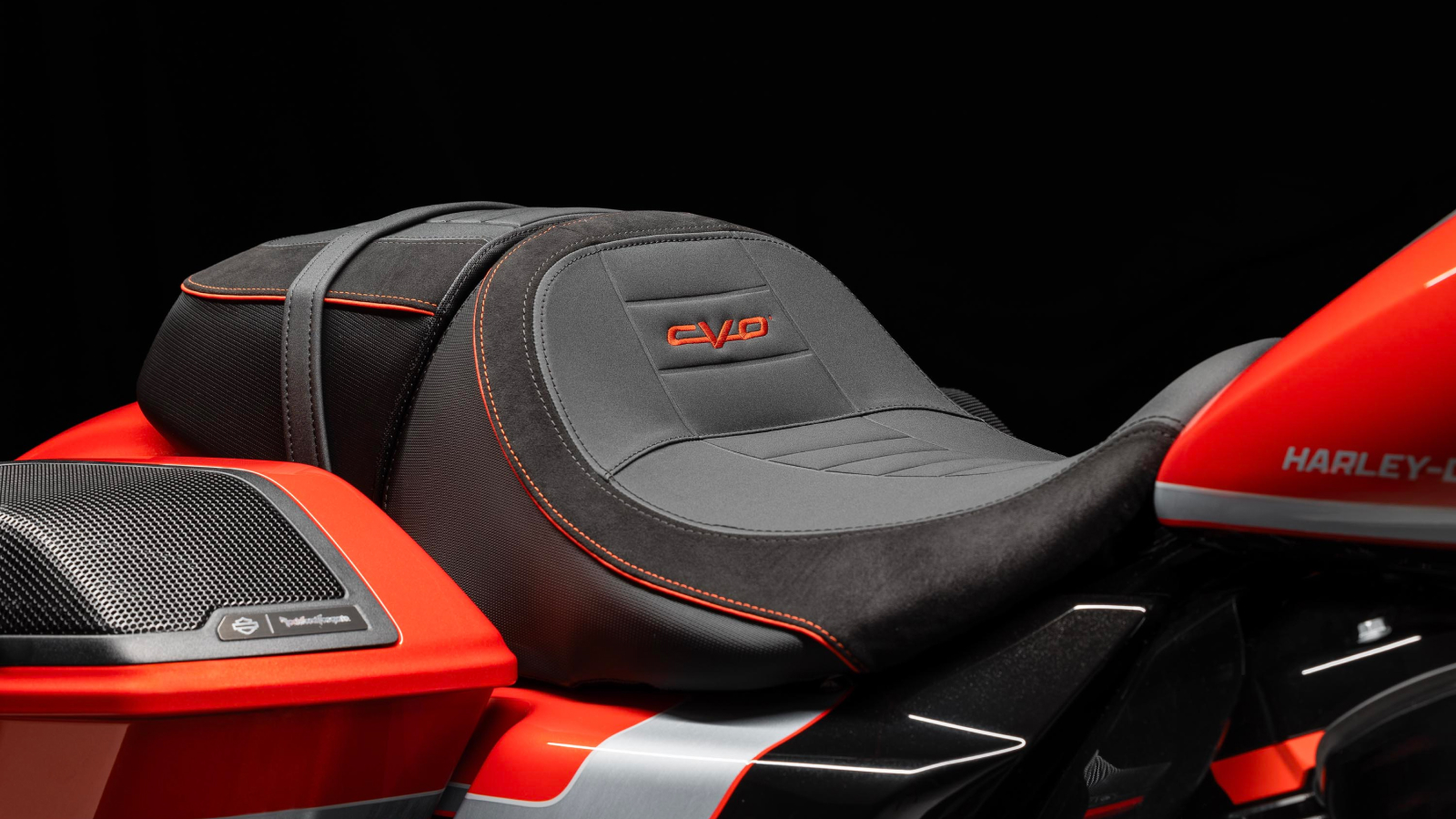 CVO Street Glide motorcycle image