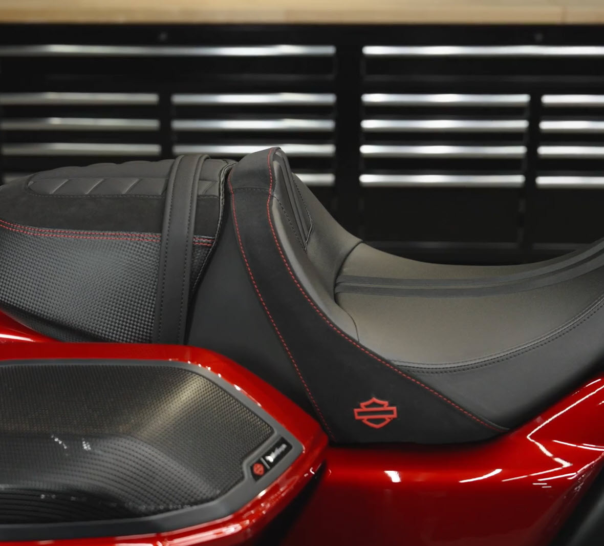 Sport Passenger Pillion - CVO Model Style