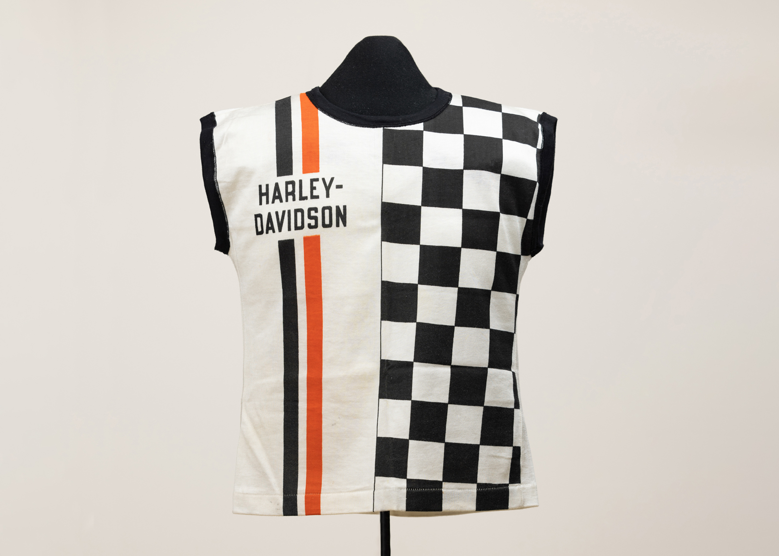 An H-D t-shirt on a mannequin