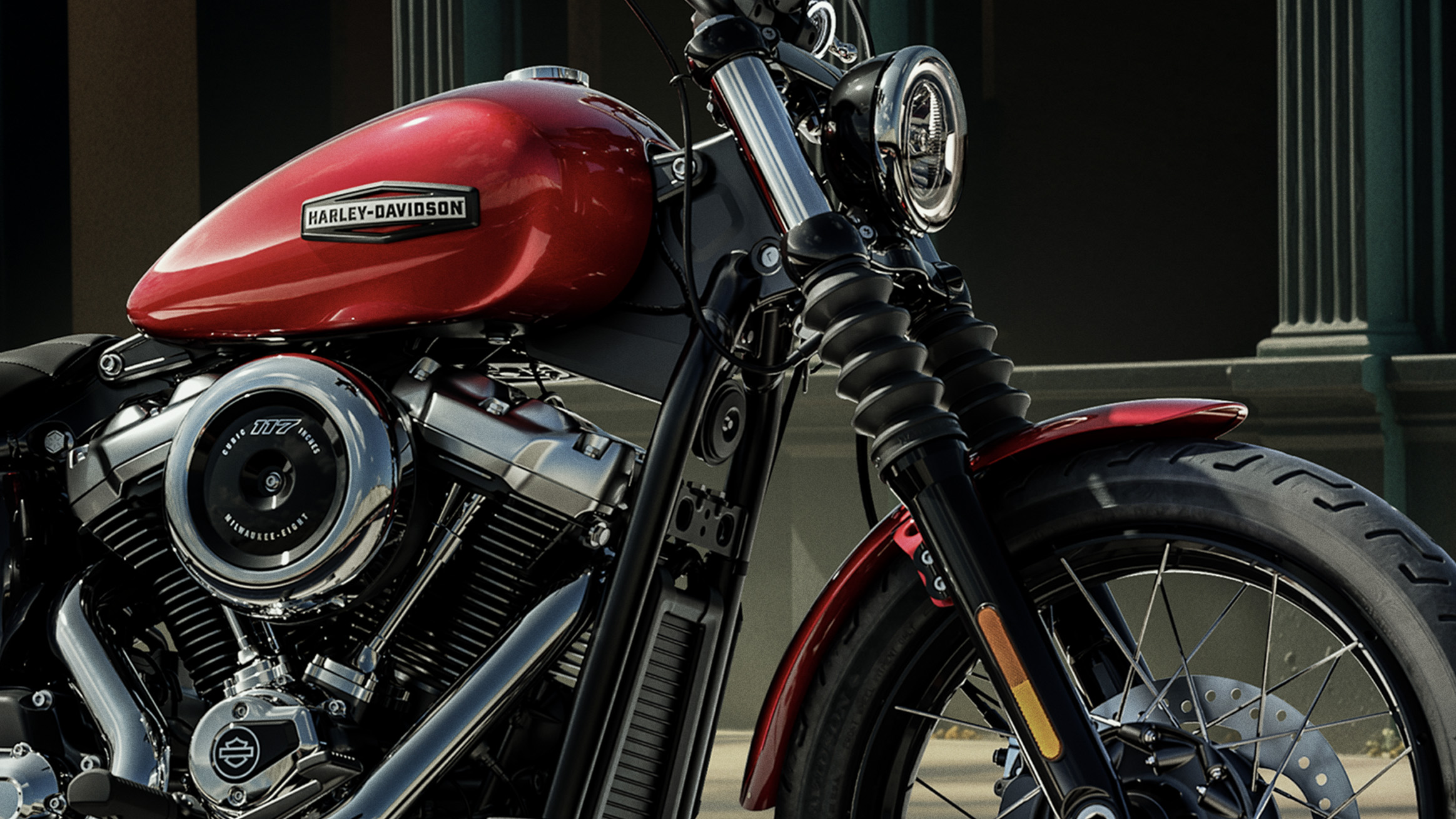 2026 Street Bob Beauty Shot