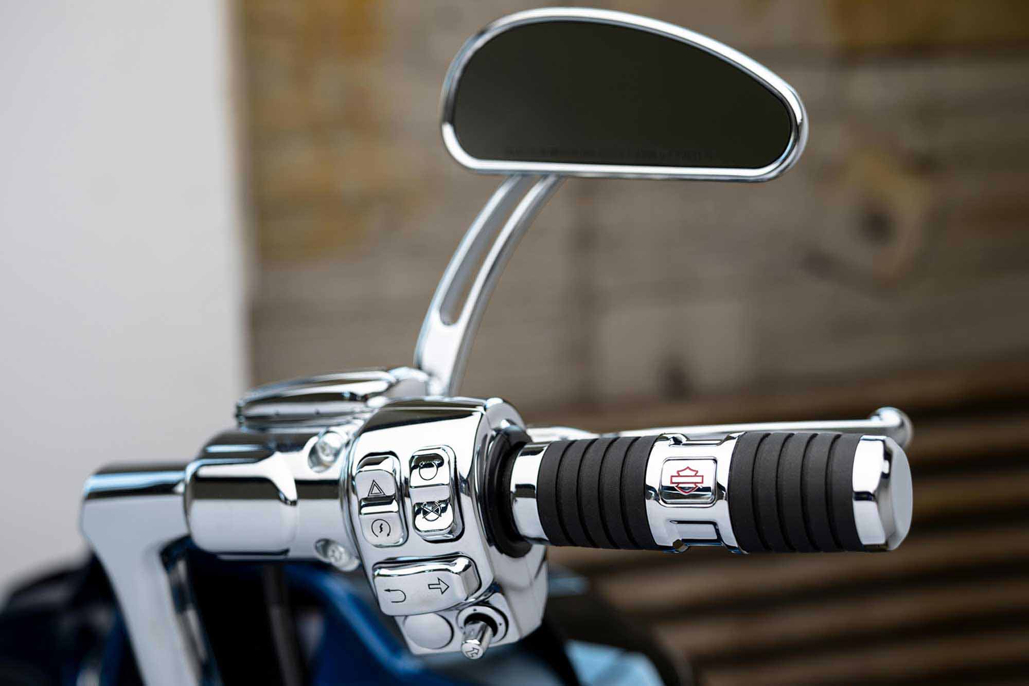 Handlebar with mirror