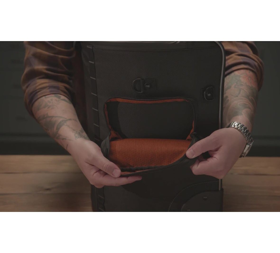 Onyx Premium Luggage Backseat Roller Bag