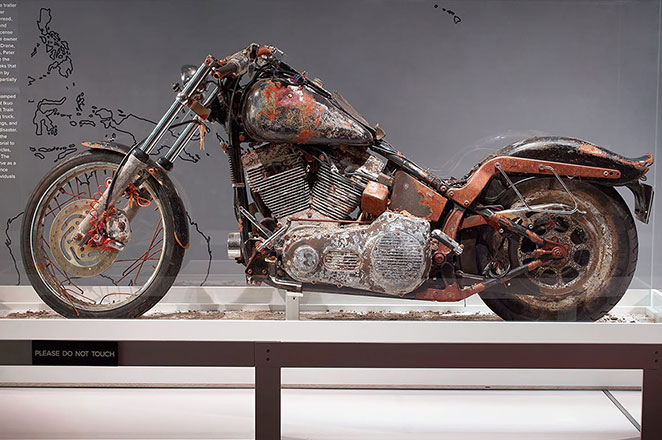 h-d-museum-tsunami-motorcycle-display-cl