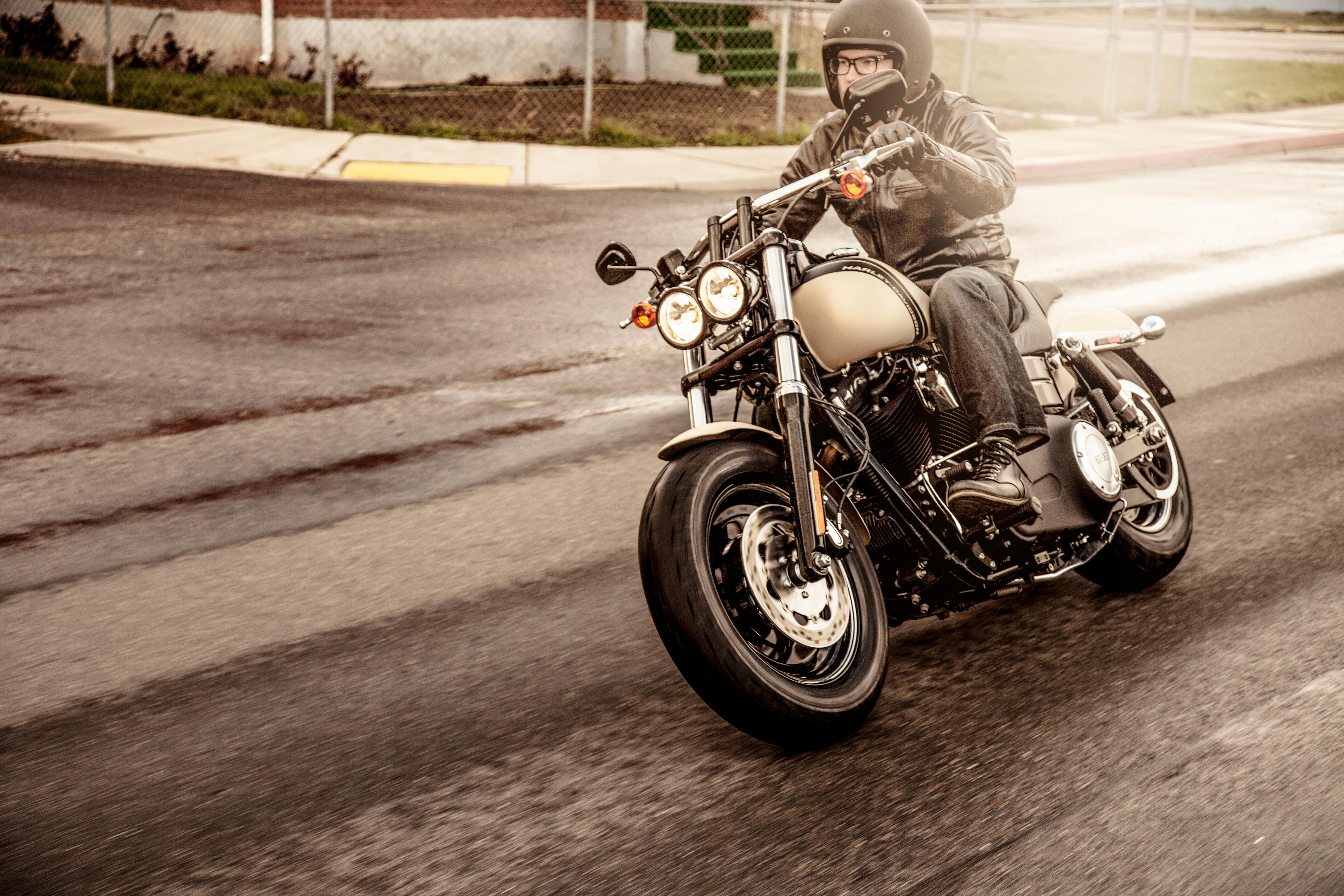 rider learning to turn fat bob