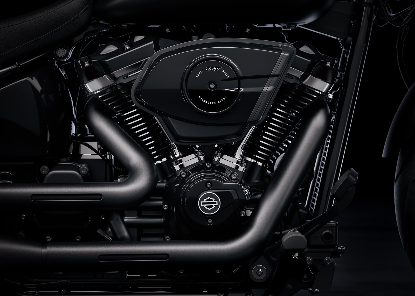 2026 Breakout blacked-out Milwaukee-Eight 117 motor