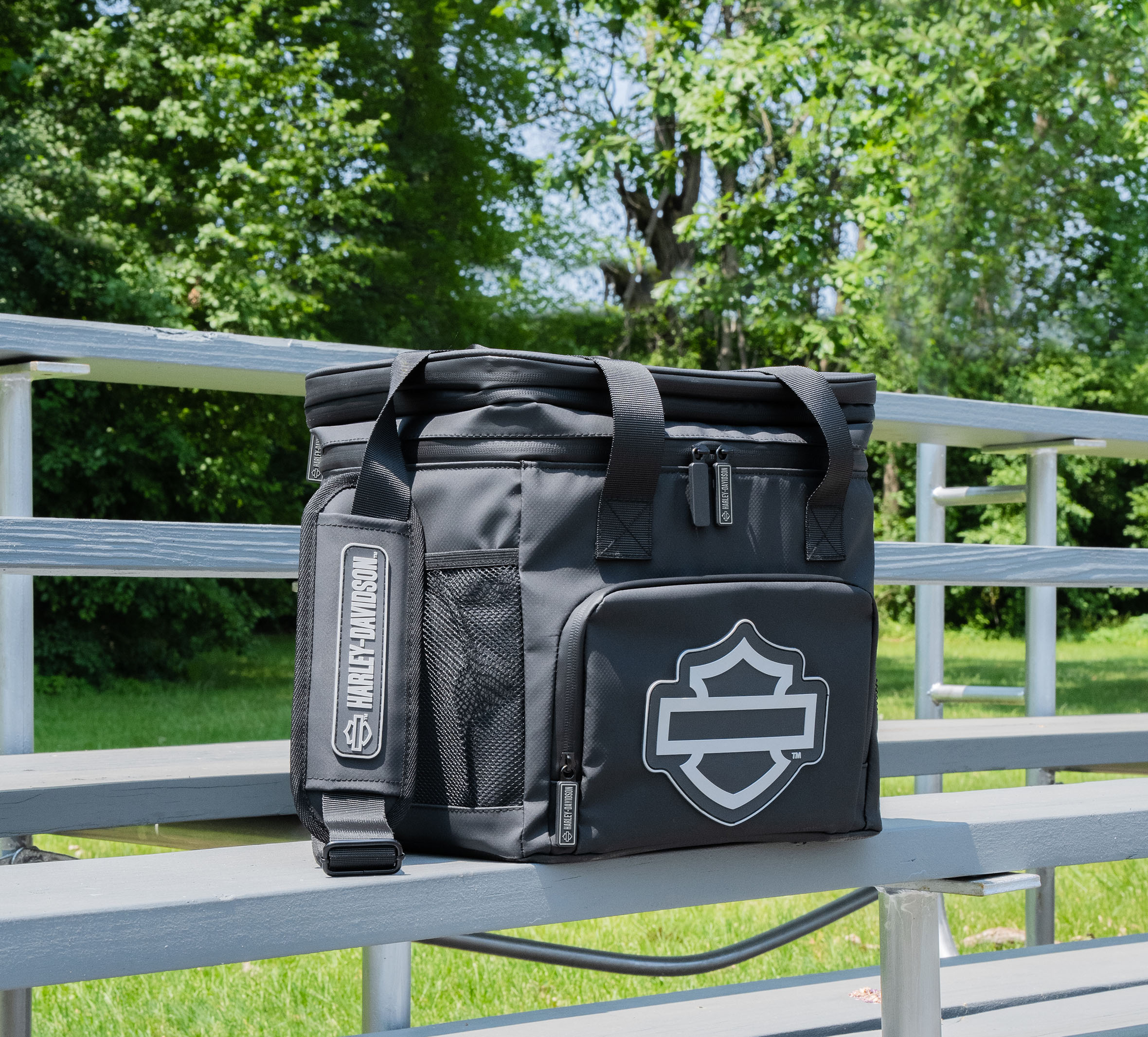 H-D Open Bar & Shield Soft Cooler