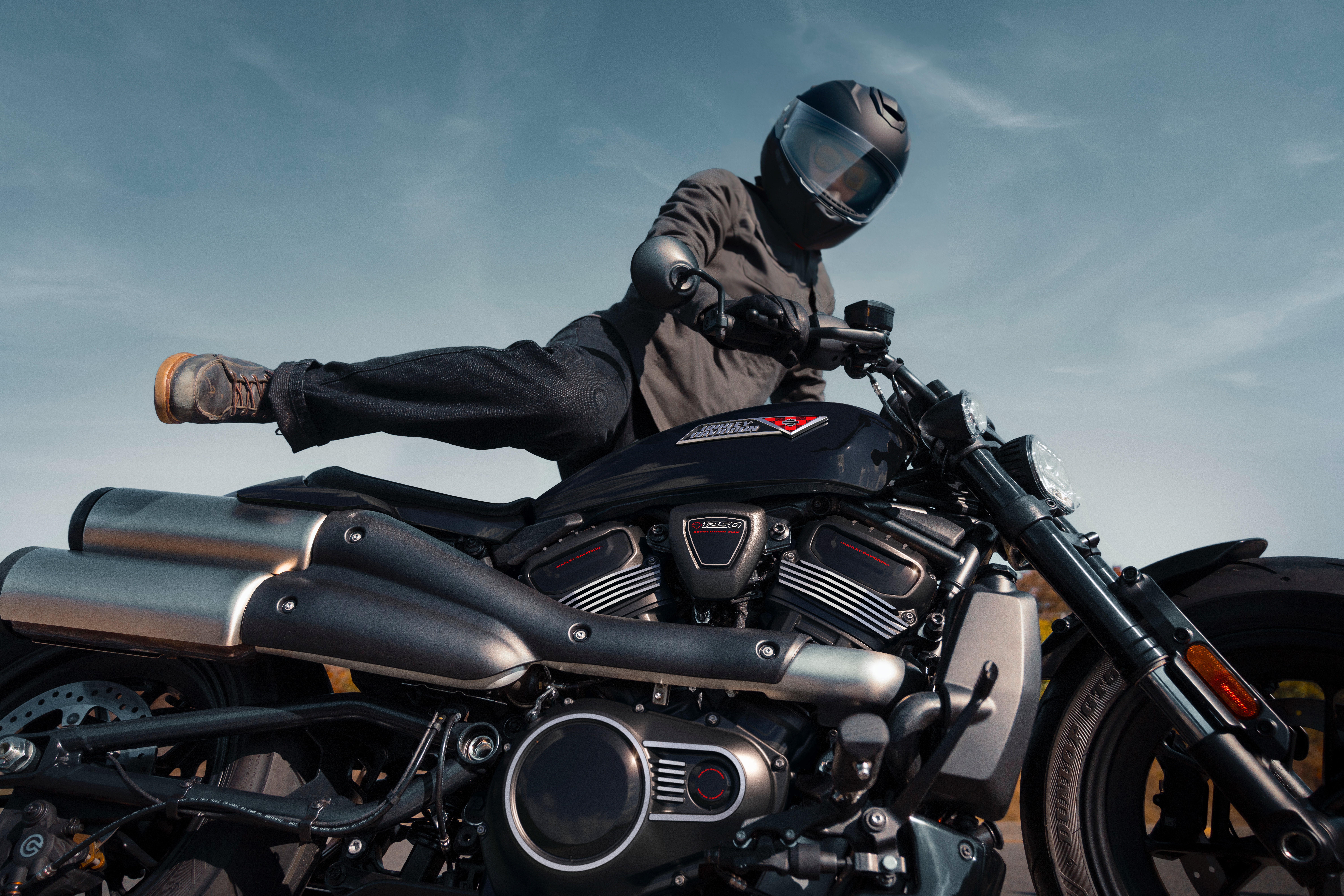 Scatto dello Sportster S 2026 in corsa