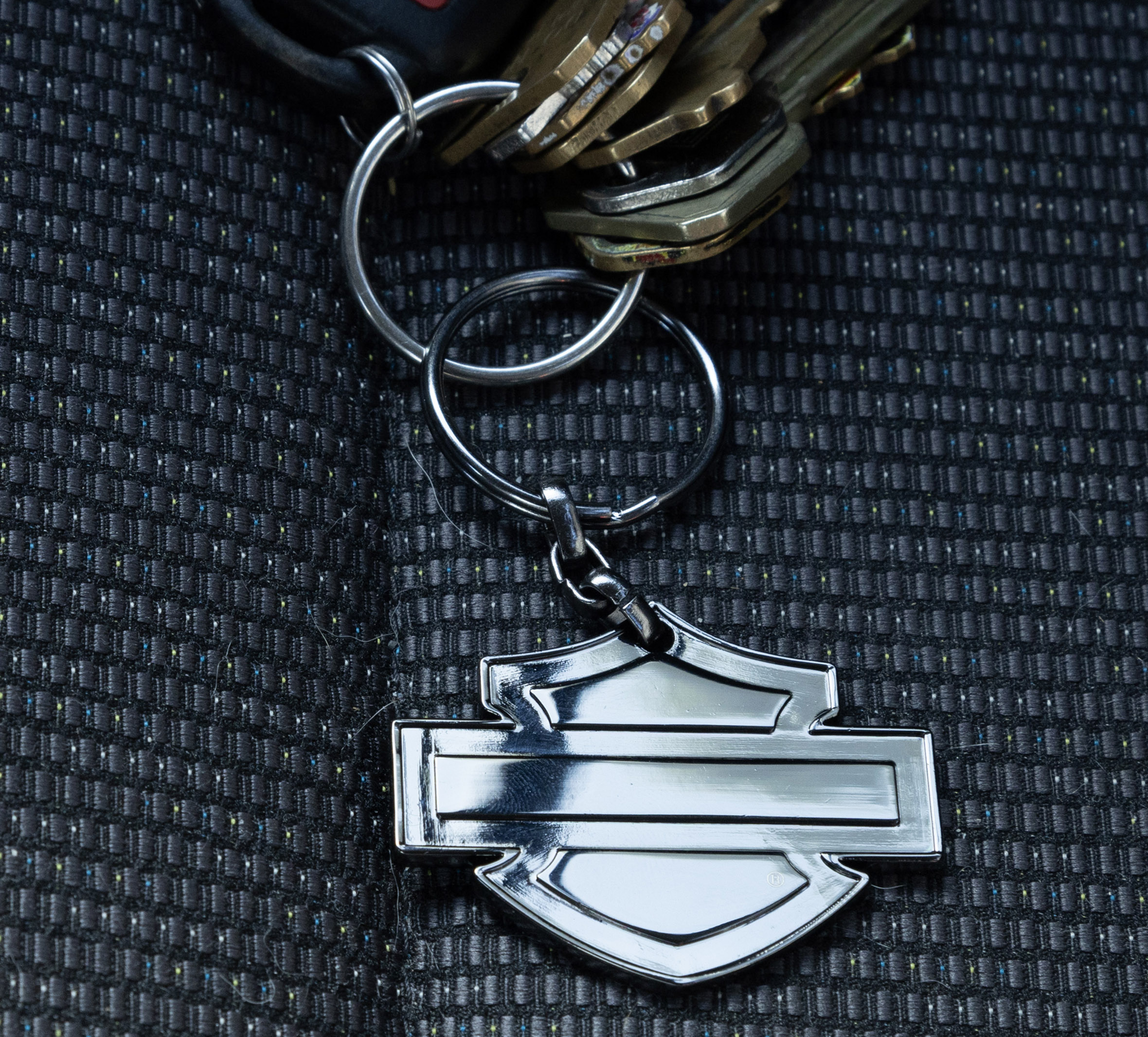 Open Bar & Shield Key Chain in Gift Box