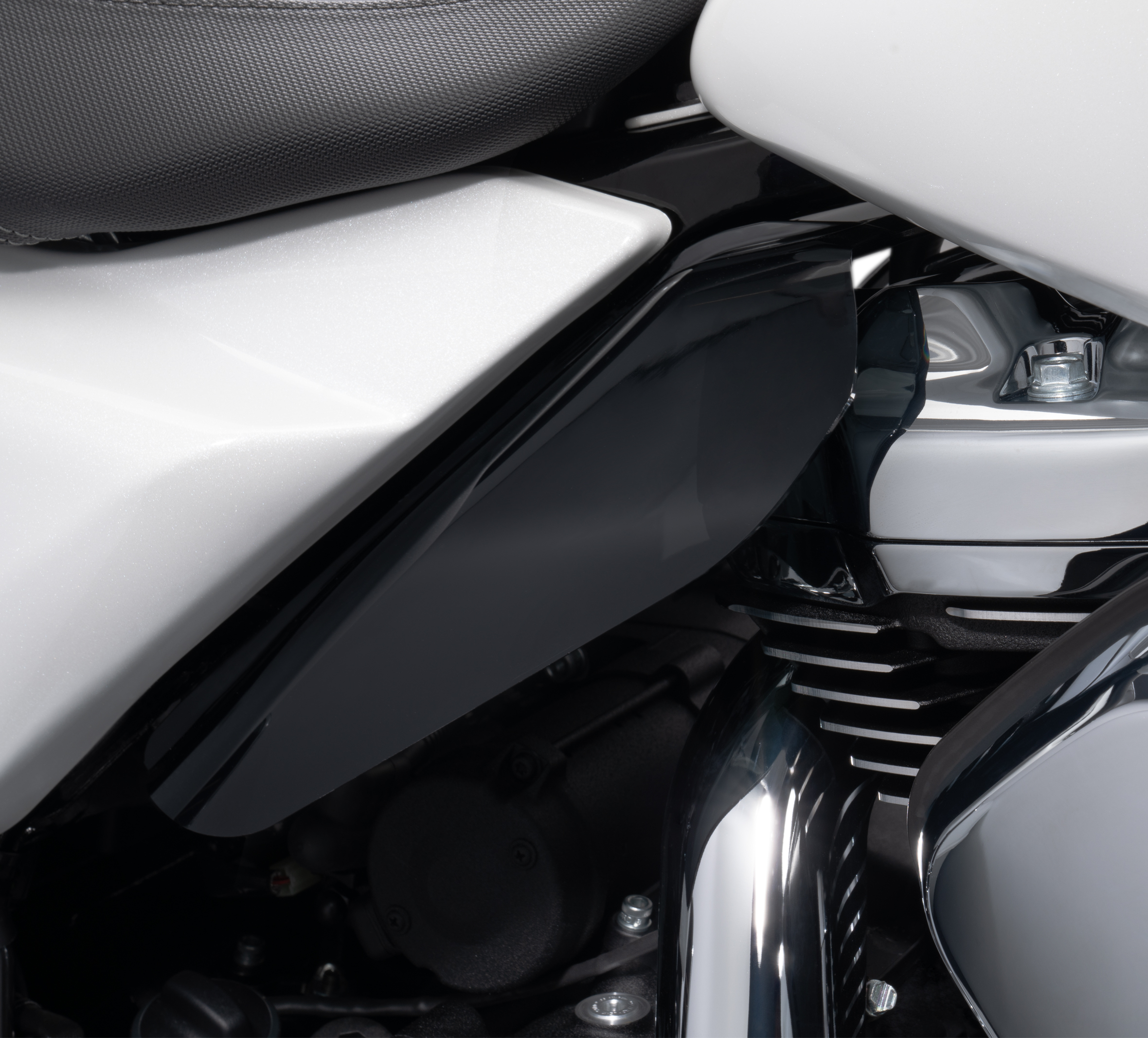 Mid-Frame Air Deflector