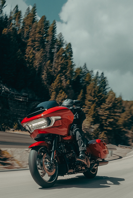 2025 Road Glide riding shot