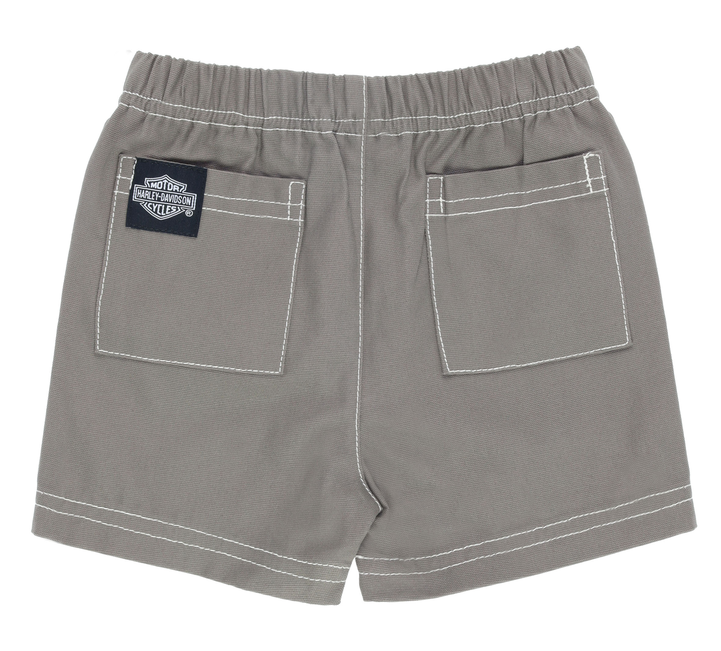 Ensemble deux pièces composé d’un t-shirt à franges et d’un short en toile