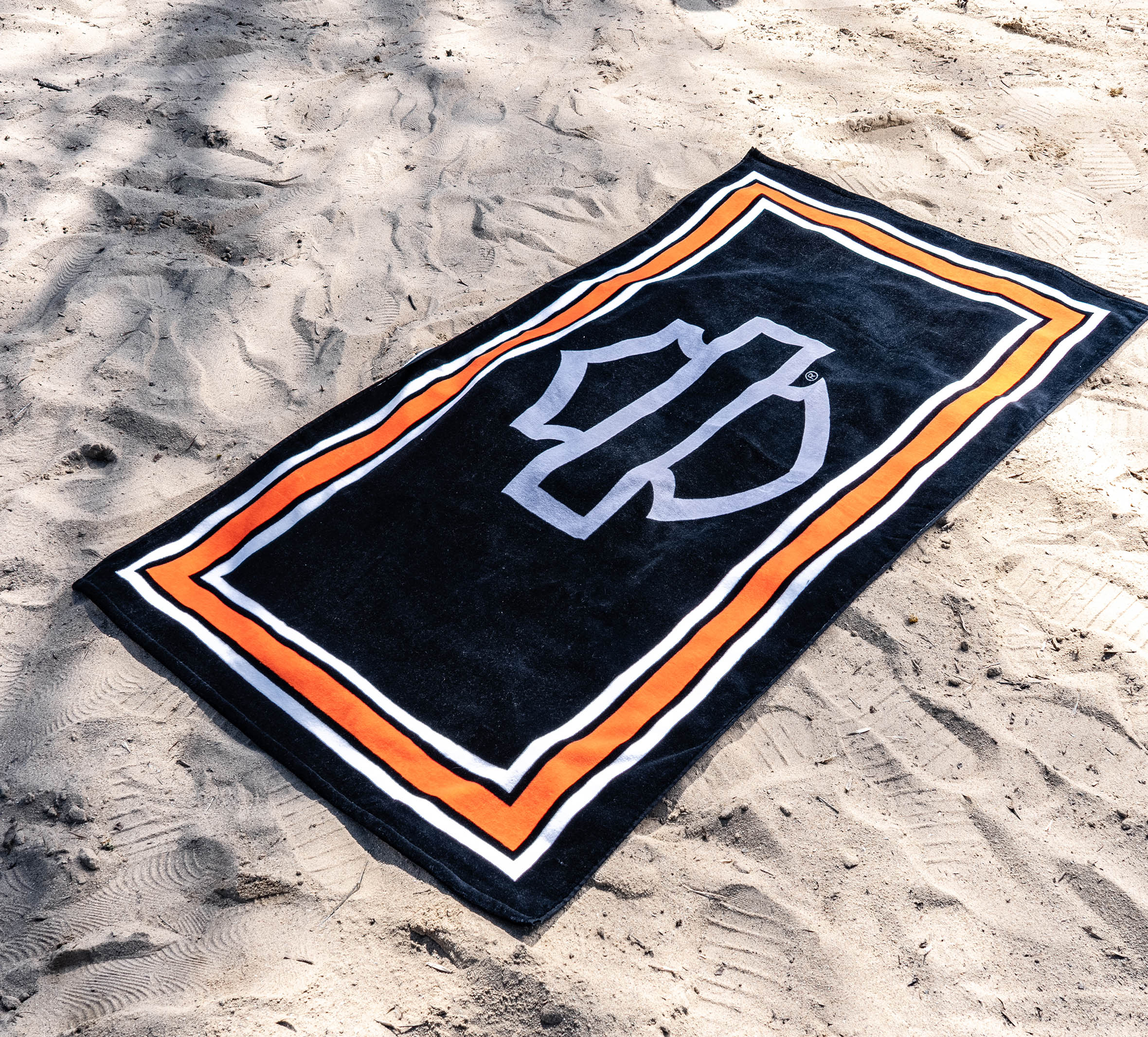 Open Bar & Shield Beach Towel