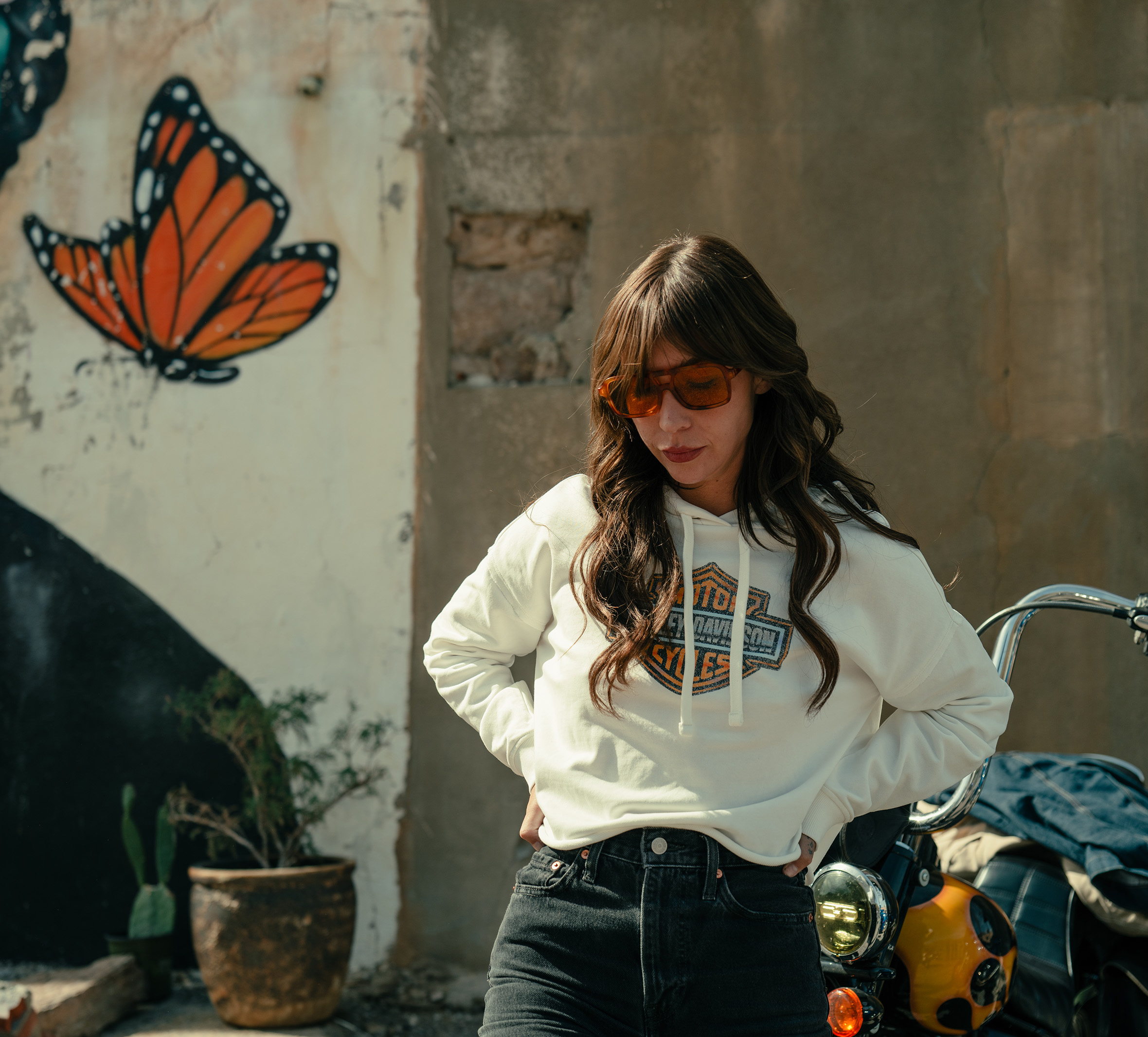 Women's Chrome Evo Bar & Shield Cropped Pull Over Hoodie