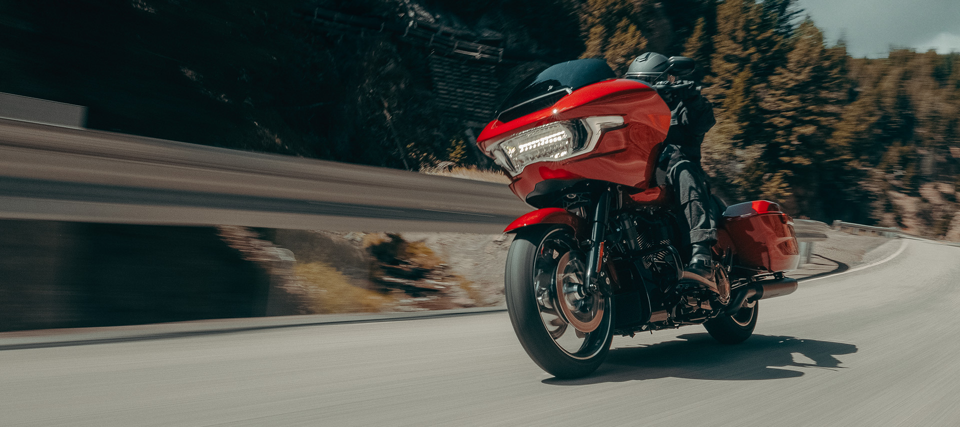 2025 Road Glide riding shot