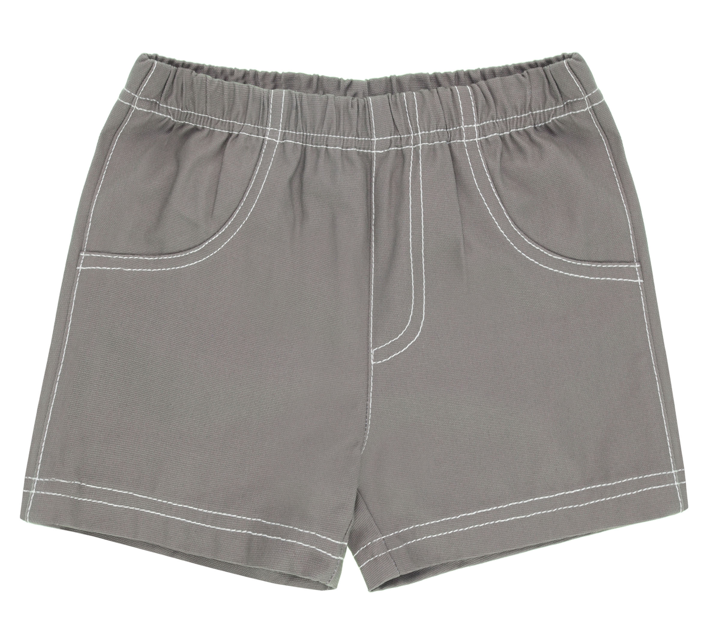 Ensemble deux pièces composé d’un t-shirt à franges et d’un short en toile