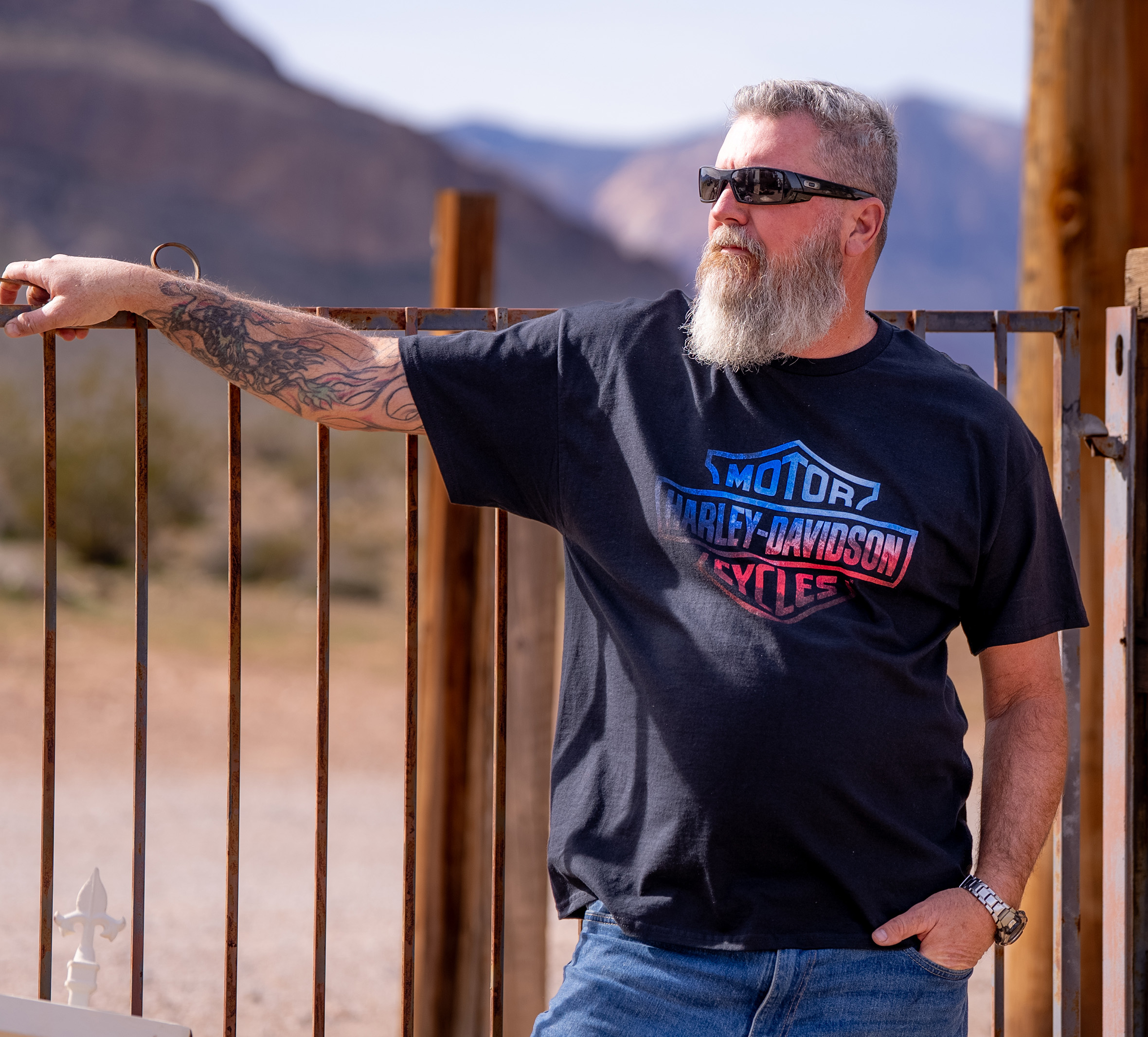 Men's Gradient Americana Bar & Shield Tee